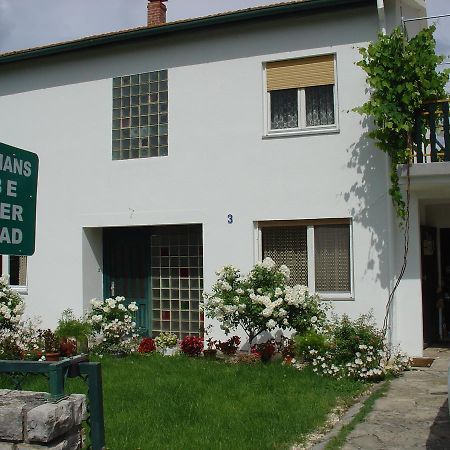 Apartments And Rooms Mirjana Bibinje Esterno foto