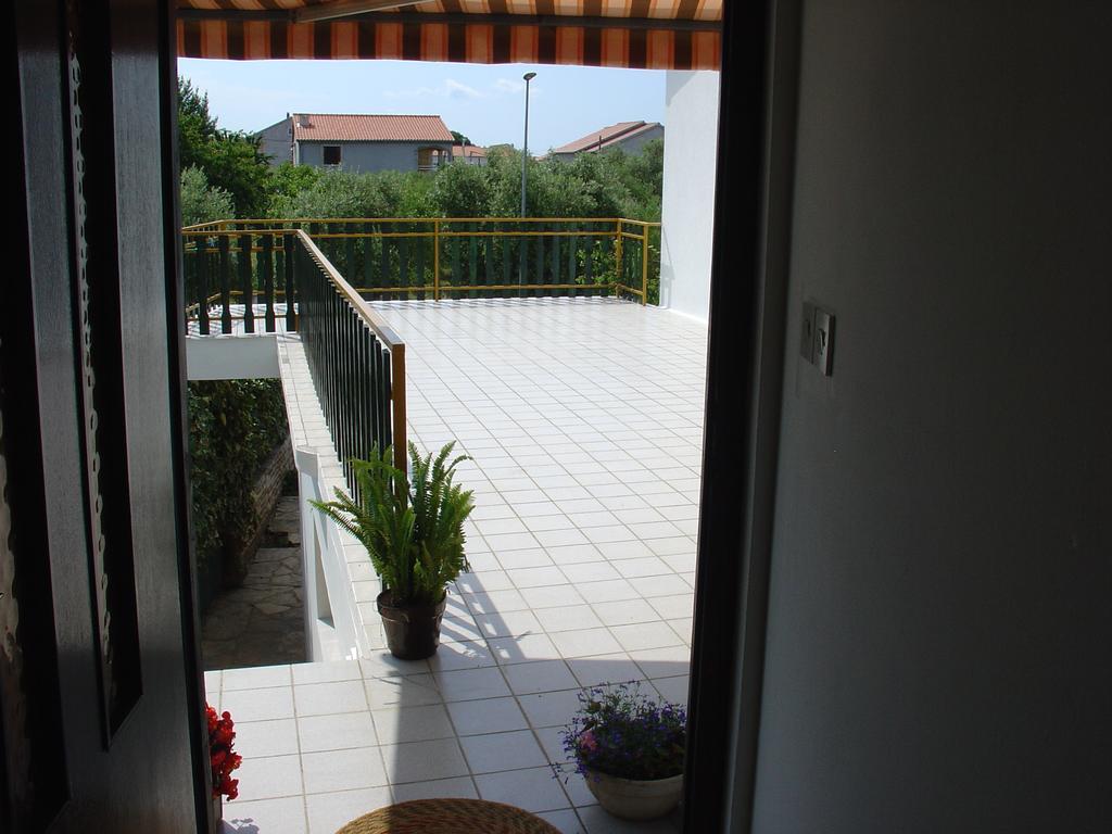 Apartments And Rooms Mirjana Bibinje Esterno foto