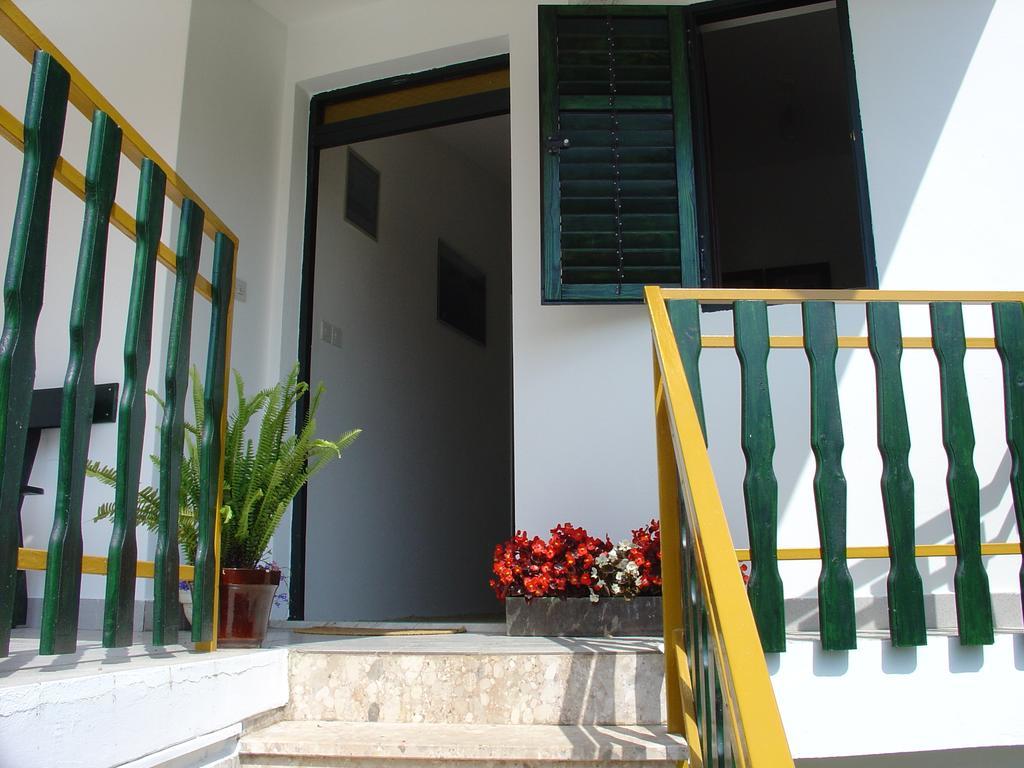 Apartments And Rooms Mirjana Bibinje Esterno foto